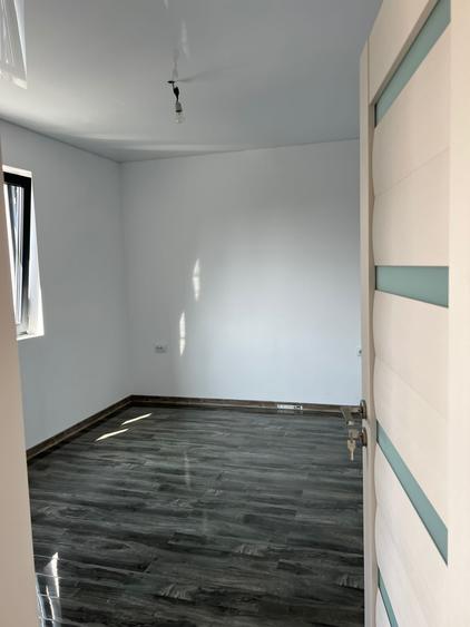 Direct proprietar vând vilă P+1 în Lumina