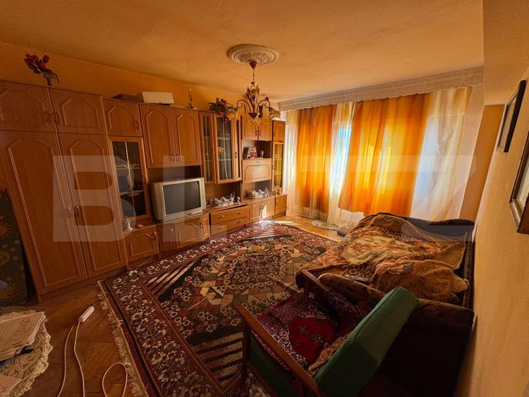Apartament 3 camere, decomandat 72 mp, zona central Simeria