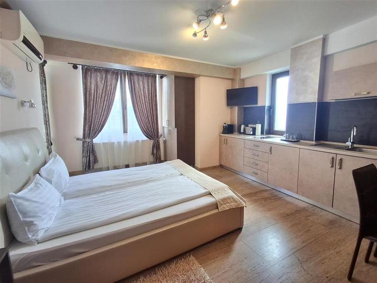 Studiou de lux cu balcon 40 mp utili in zona Centrala