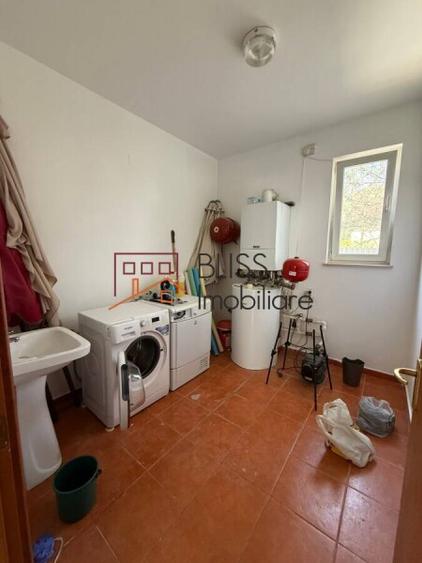 Vilă 6 camere cu piscină privată, grădină generoasă și garaj