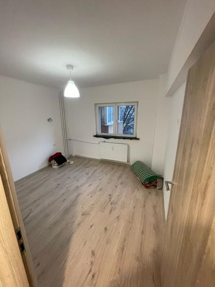 Apartament 2 camere decomandat | 50 mp utili + balcon | Etaj 1/4 | Apusului