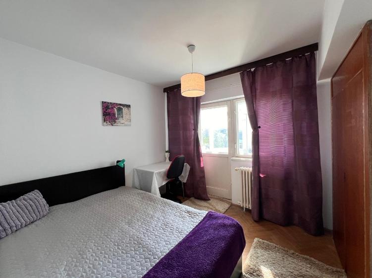 Centrul Civic, Hala Centrală, 4 camere, 94 mp, 600 €