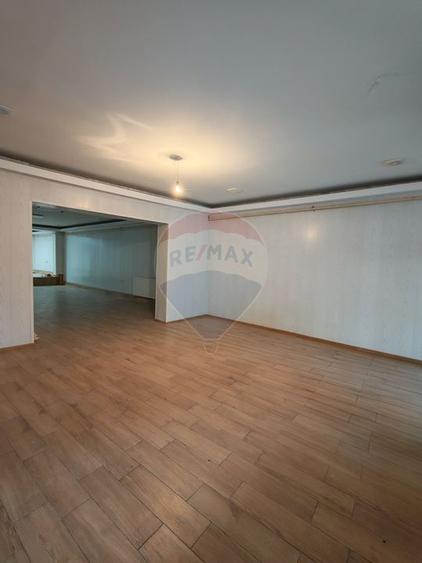 Spațiu comercial 200mp lângă Parcul Romanescu