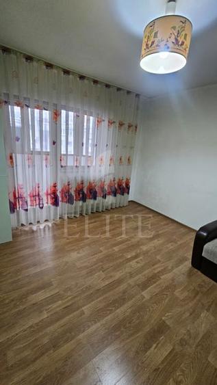 Apartament 3 camere în zona SALA SPORTURILOR