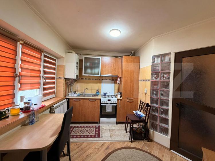 Apartament 2 camere decomandat, 49.03 mp, bloc monolit, zona Craiovita - Materna