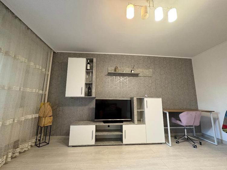 Berceni,ap. 2 camere,42mp,et.2,renovat recent,loc parcare inclus,420Euro/luna