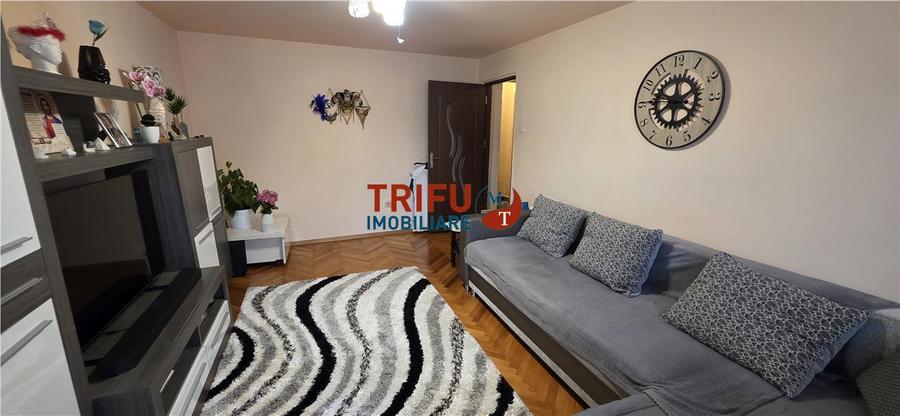 Apartament de vanzare cu 3 camere in Cetate
