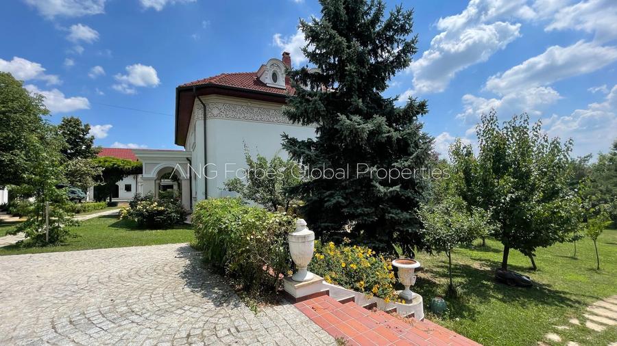Domeniu vila Balotesti 4000 mp teren 60 m deschidere lac