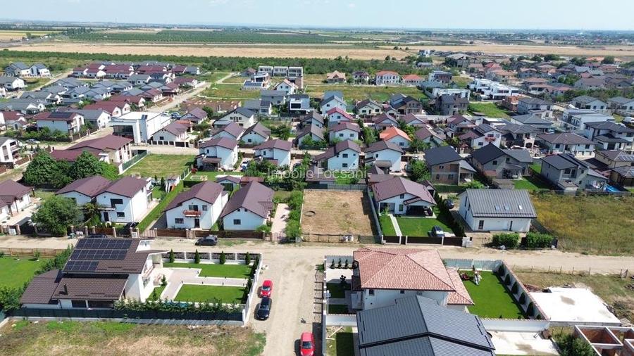 Teren Focsani-AUTORIZAT CASA-TOATE UTILITATILE - 2