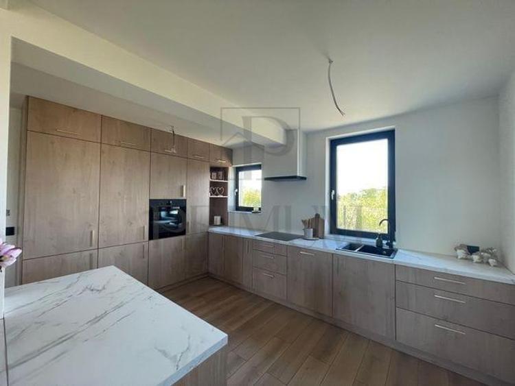 Duplex 6 camere - bucataria mobilata complet - toate utilitatile - 160 mp utili