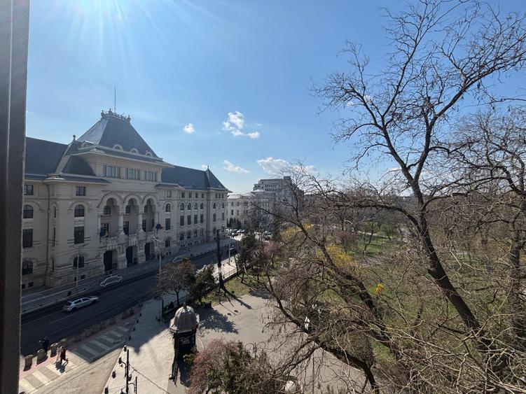Inchiriere apartament cu 4 camere cu vedere in Parcul Cismigiu