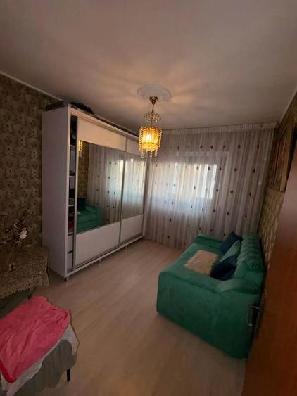 Apartament 4 camere, 2 grupuri sanitare, zona Crângași, 6 minute de metrou