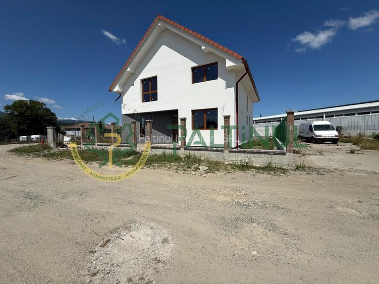 Casă de vânzare în Tălmaciu, spațiu generos, exterior la cheie, interior la alb - 3