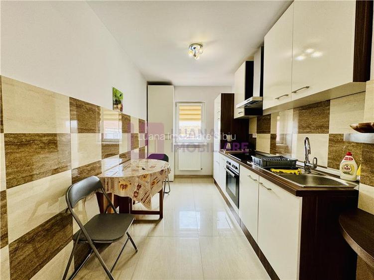 Apartament 3 camere de inchiriat | decomandat | renovat | Strand | - 2