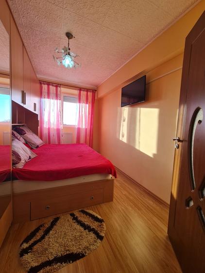 Vanzare apartament 4 camere dec, in Galati, Micro 39A, sup.91mp, mobilat