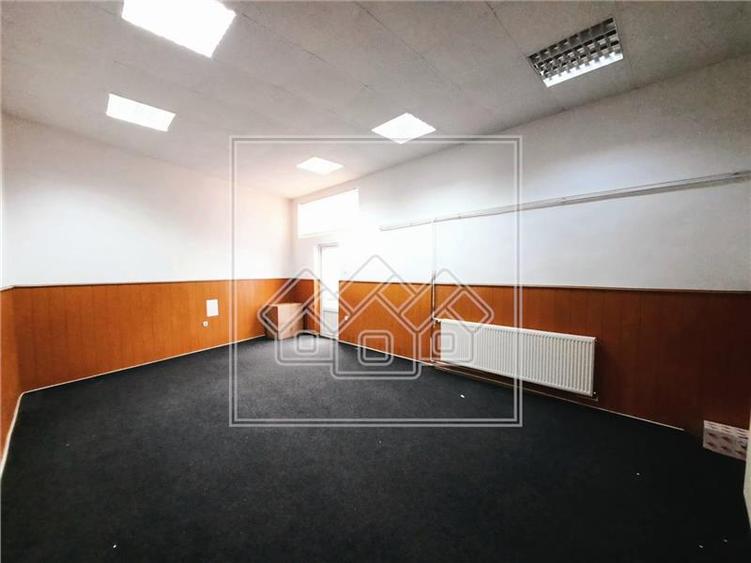 Spatiu de birouri - cladire integrala - curte 50 mp - Centru