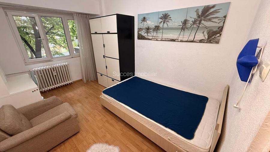 Titulescu, scoala 3, 3 camere decomandat, 80 MP ,loc parcare, etaj 1, 500 euro - 22