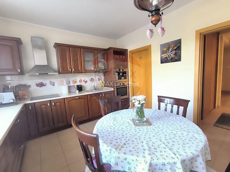 Casă de vanzare - 11