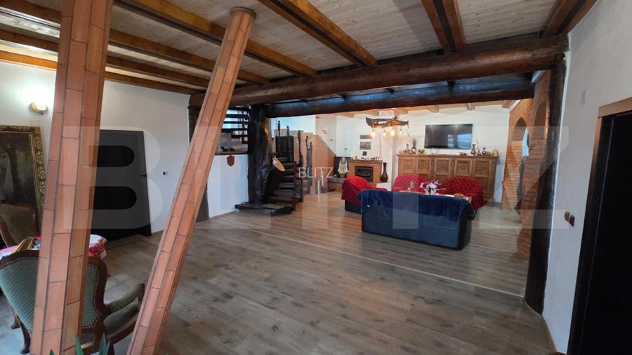 Casă de vânzare, 271 mp, zona Oiejdea - 8