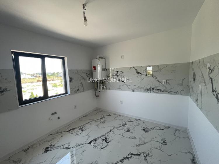 Clinceni, casa pe parter, 80mp, 3 camere, 2 bai, utilități - 12