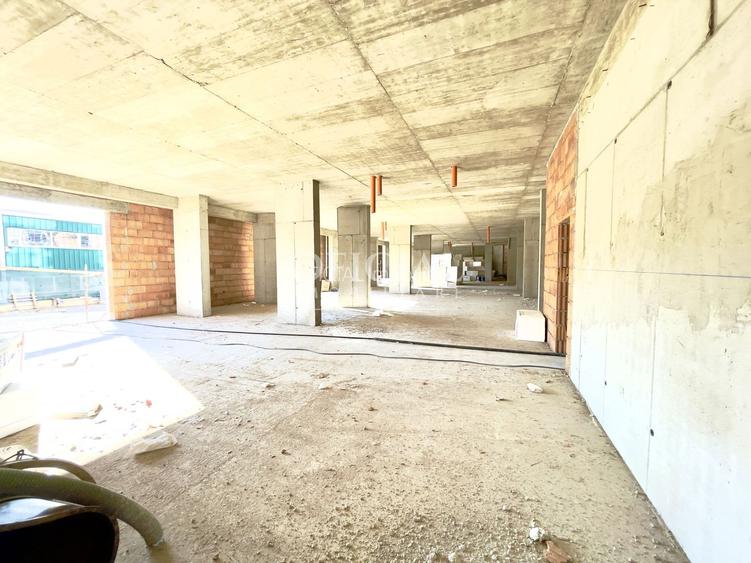Spațiu de depozitare de închiriat 556,6 m2 utili | 6 € /m2 | Zona VIVO - 2