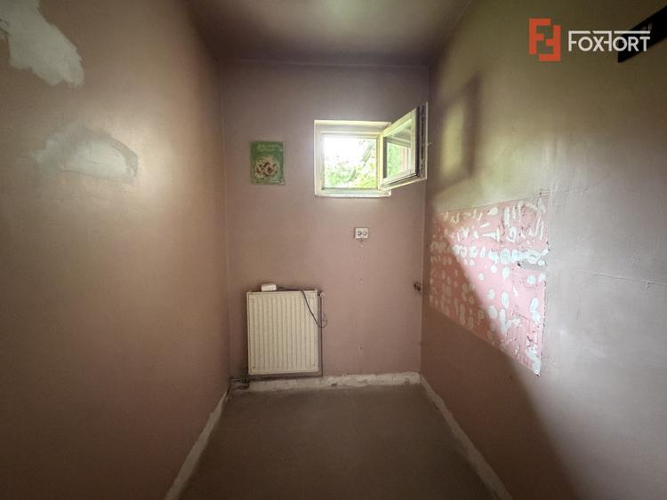 Spatiu comercial cu 5 incaperi, vad excelent, in zona Lipovei