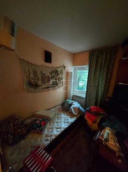 3 camere Vitan decomandat, an 1981, metrou, 62 mp, anvelopat
