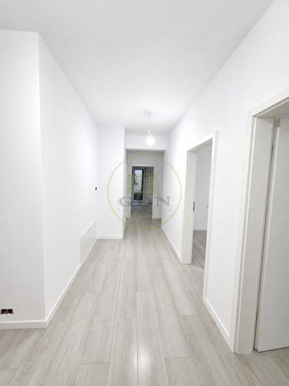Vâmzare apartament 3 camere in Ozone Residence Tractorul Brașov cu parcare