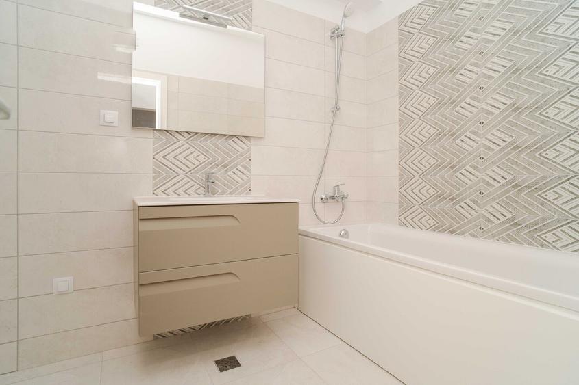 Apartament 3 camere, 2 bai, decomandat, 88 mp + terasa