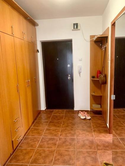 Apartament 2 camere metrou
