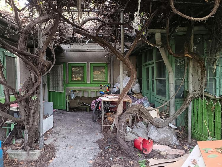 Casa 4 camere demolabila sau renovare majora/ Sos Giurgiului