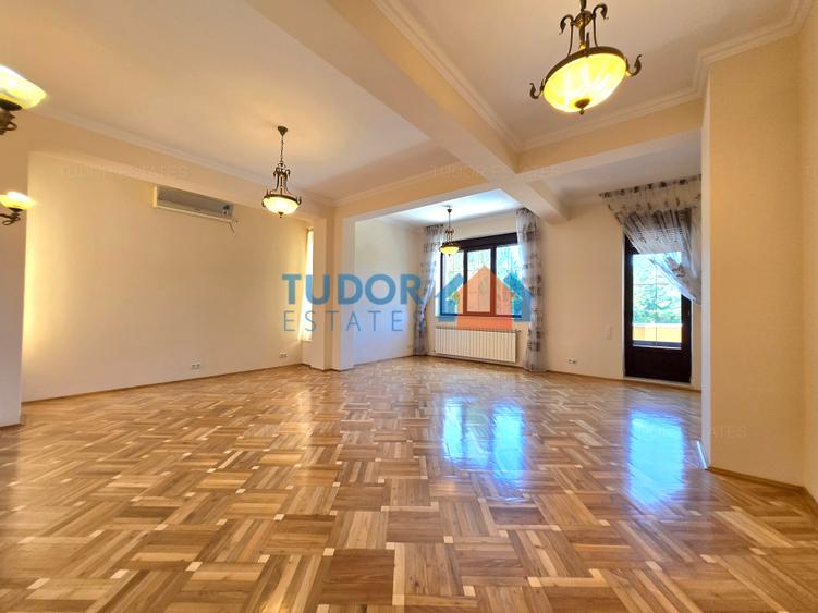 Elegant 10-Bedroom Mansion with Private Pool & Landscaped Garden