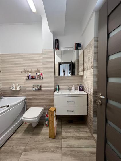 Apartament modern cu 3 camere și terasă, (optional  3 locuri parcare) -180.000 €