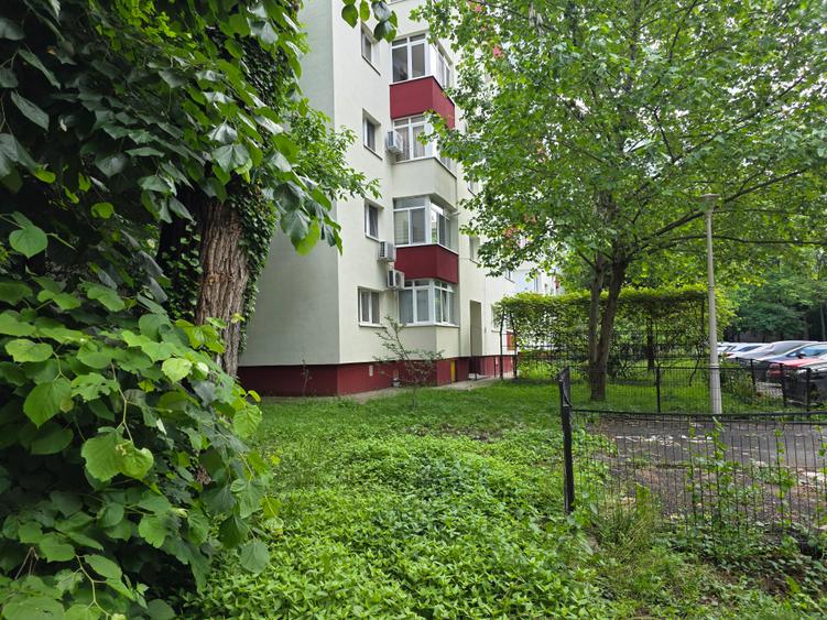 Berceni - Inchiriere apartament luminos 2 camere - decomandat! PARCARE !