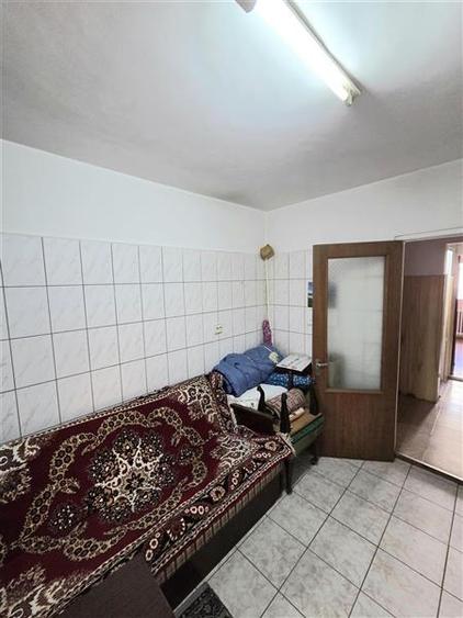 Apartament 3 Camere, Decomandat, Inel 2