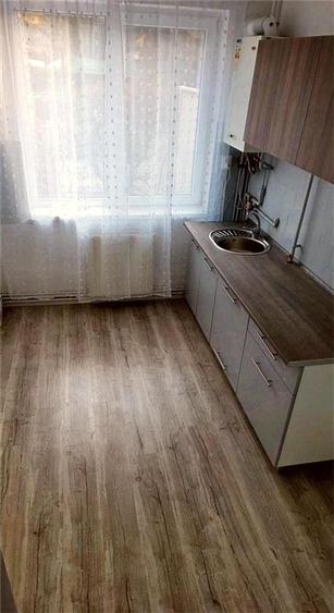 Apartament 2 camere, renovat complet, centrala proprie. Zona Sacele
