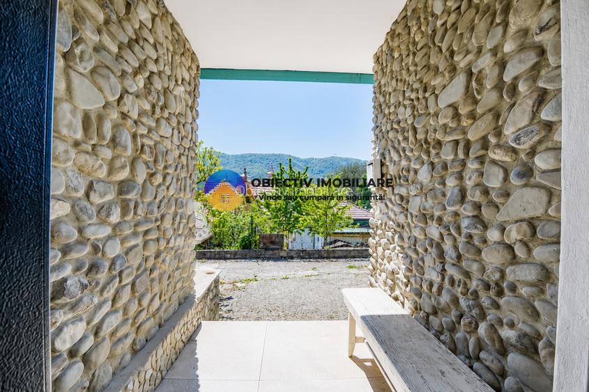 Oferta unica in Piatra Neamt ! Casa si teren zona centrala , strada Castanilor - 2