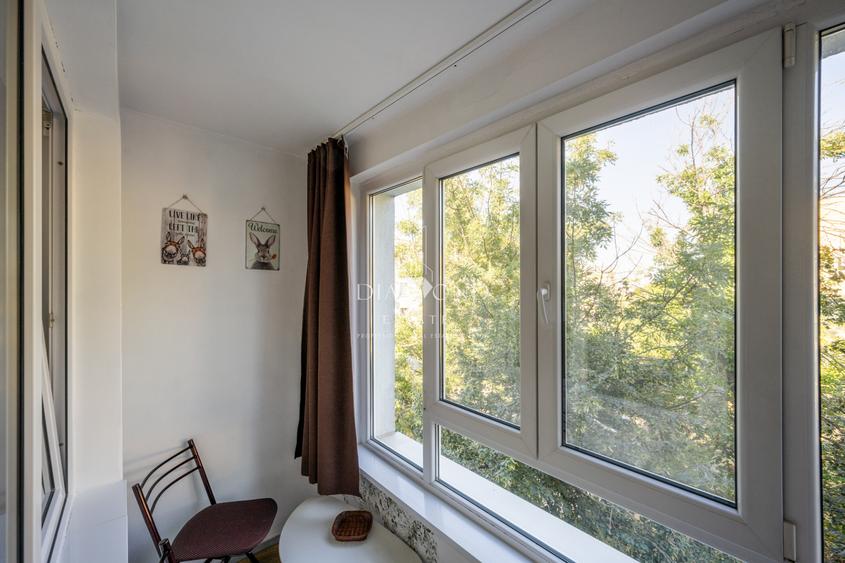 Apartament 3 camere decomandat | Metrou 1 Decembrie | Parcare inclusa