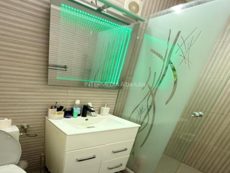 Vanzare Apartament 2 camere cu Balcon CUGIR Parcare Finisat Utilat Mobilat - 5