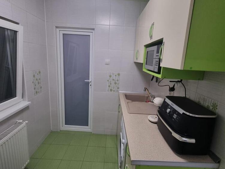 INCHIRIEZ CASA+TEREN PIATA RAHOVA