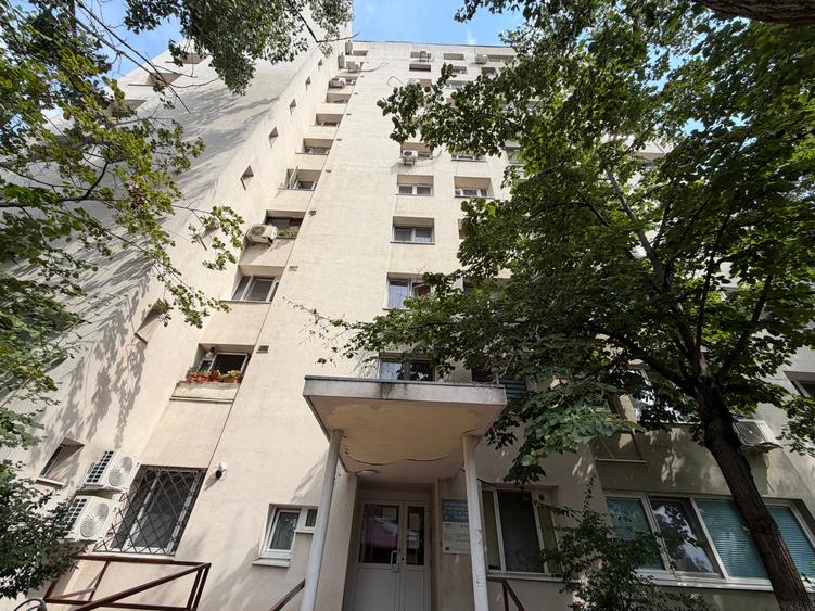 Titan 3 Camere Bloc Reabilitat 2Bai Instalatii Schimbate 15Min Metrou Negociabil