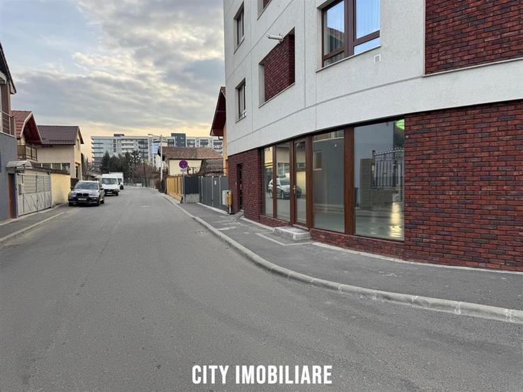 Spatiu Comercial Modern, Parter, 135 mp, 4 Parcari, Bulgaria
