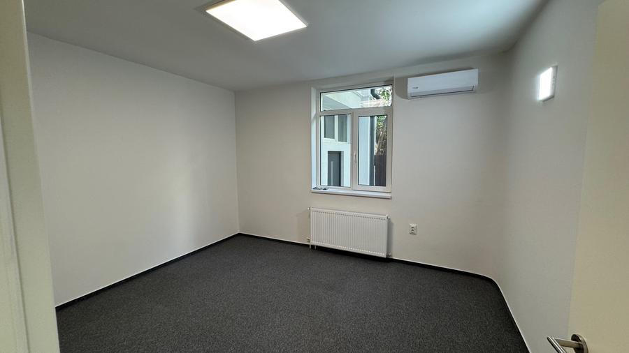 De inchiriat Imobil având 9 camere ,suprafață de 285 mp. Cantemir langa Metrou
