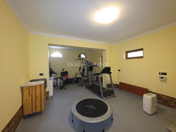 Casă Vilă cu 9 camere și piscină încălzită în localitatea Cornu