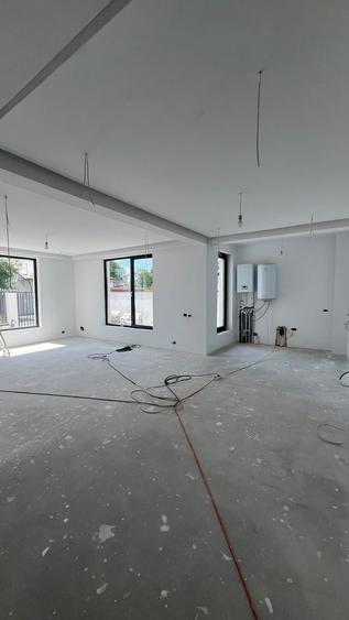 Vila noua | 5 camere | 4 dormitoare | curte proprie