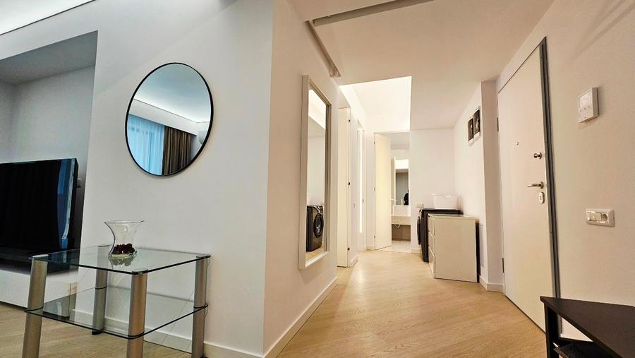 Ofer spre închiriere apartament 2 camere decomandat plus loc parcare subteran