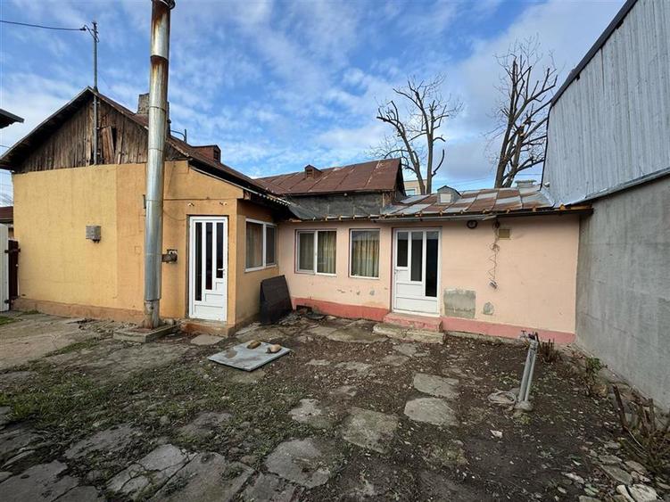 Casa stradala de vanzare in Focsani , str Odobesti nr 56