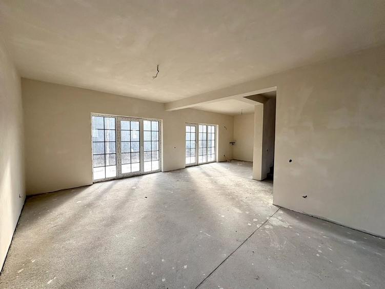 CASĂ NOUĂ CU GARAJ, 150 MP, 500m de PROFI CHINTENI