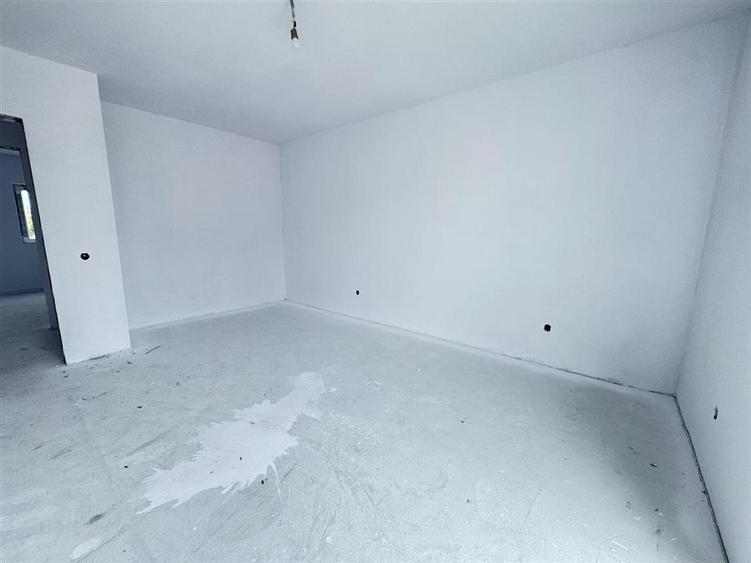 Casa individuala 4 camere 2 bai si teren de 265 mp in Sura Mica
