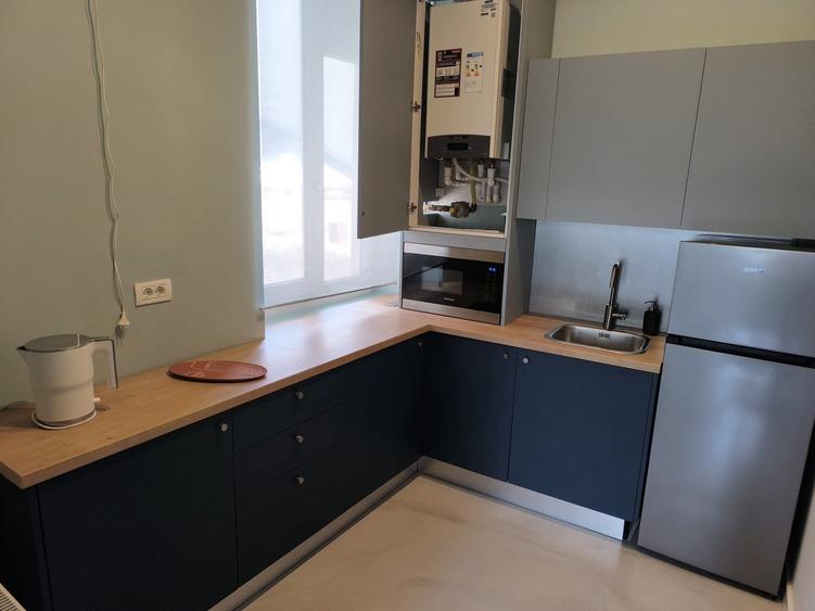 Vanzare garsoniera premium Piata Romana imobil vila frumoasa fara risc seismic